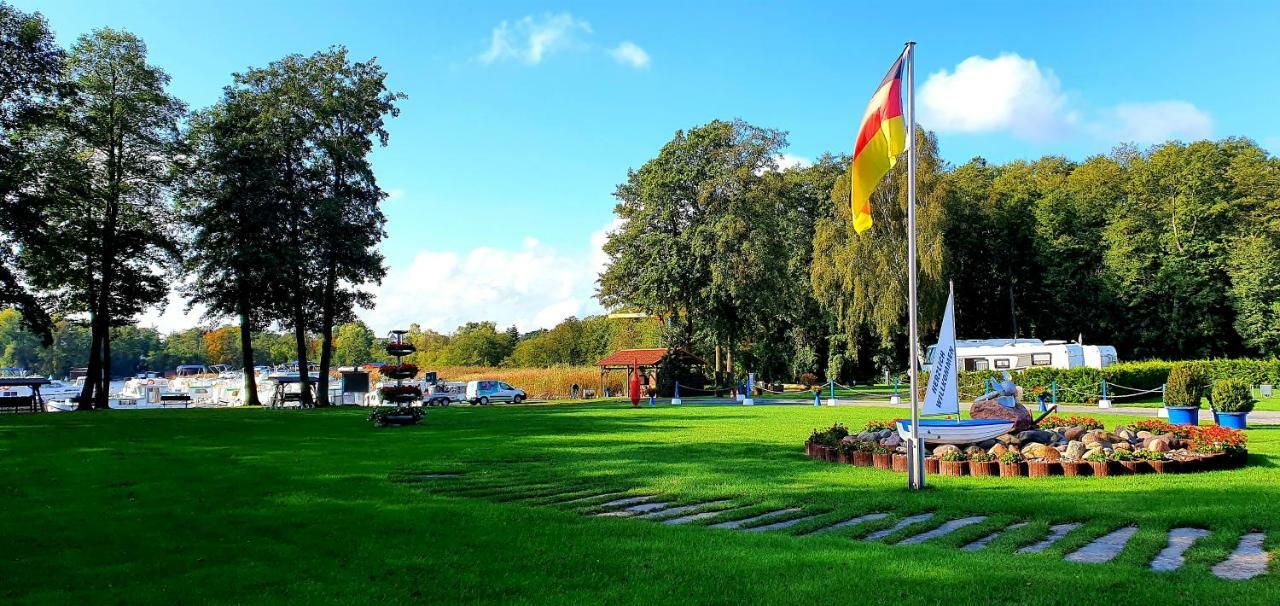 Gasthaus Zum Seestern Hotel Ravensbruck ภายนอก รูปภาพ